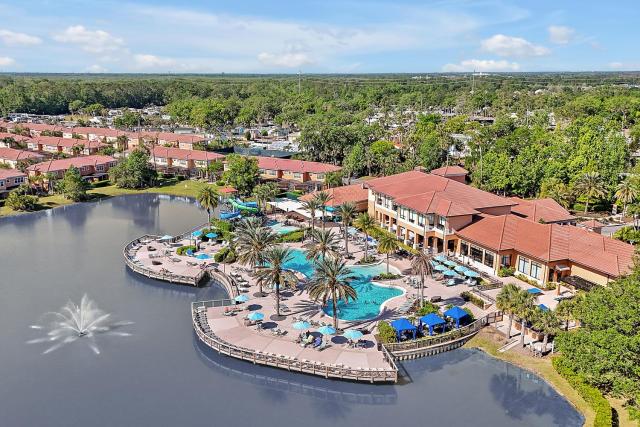 Regal Oaks Resort Vacation Townhomes by IDILIQ