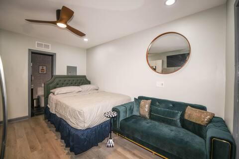 Mini Studio Apartment 15 mins from downtown
