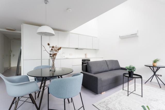 Julius 23 - Cozy Stay Only 5 Mins to City Center