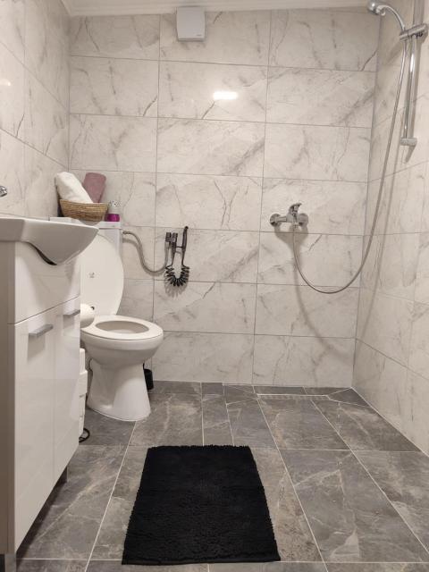 Apartmani Adi