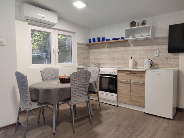 Apartmani Adi