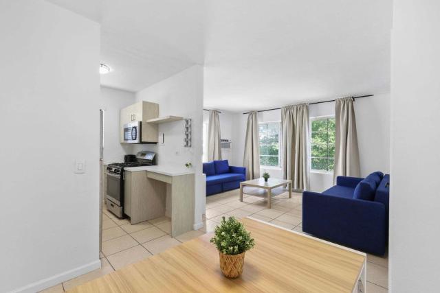1BR Apt Sleeps 4 Beach Vibes