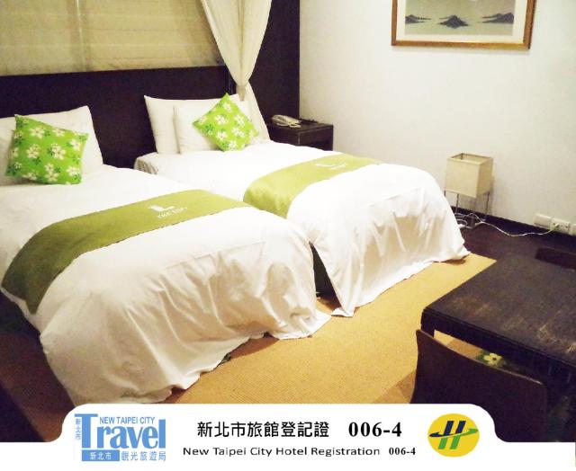 The Loft Seaside Suites