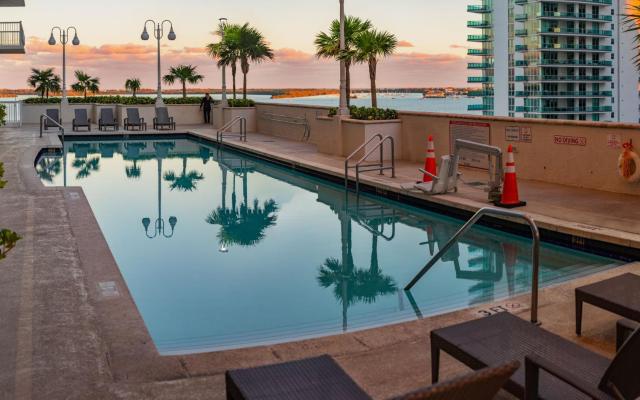 Studios in Brickell with Pool, Gym, free parking and Game Room