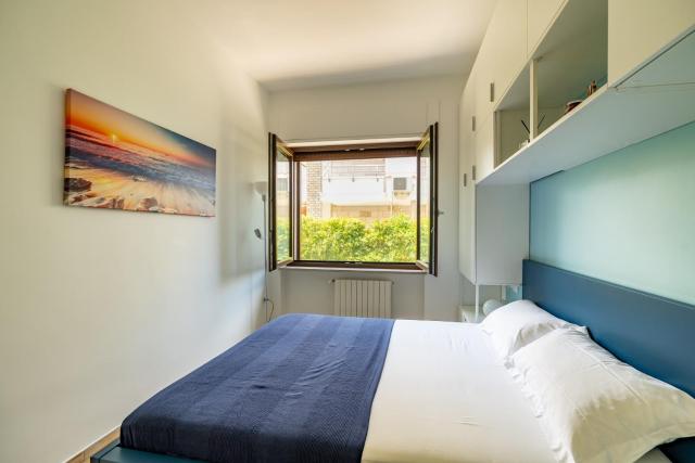 GuestHost - Bright Apartment with View!