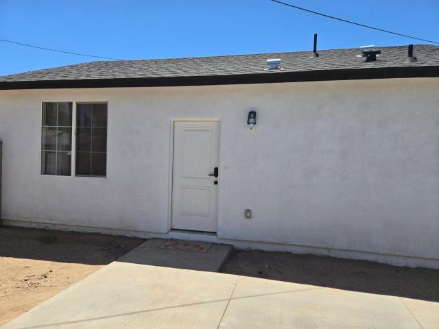 Casita in back house Not a hotel shared living
