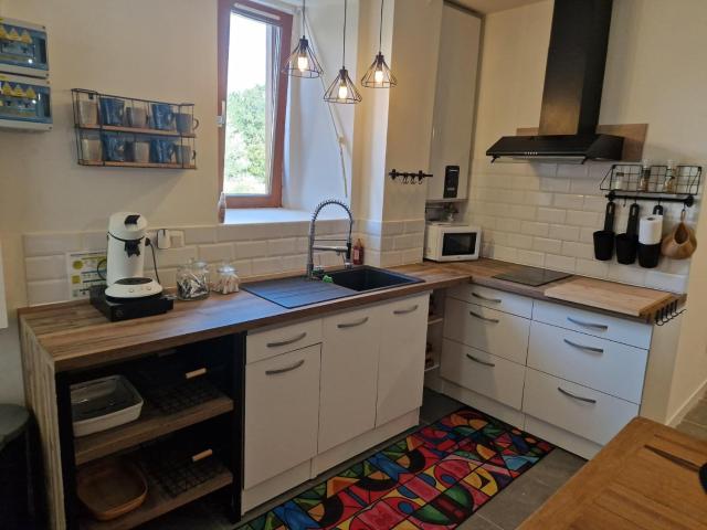 Apartment with swimming pool, wifi