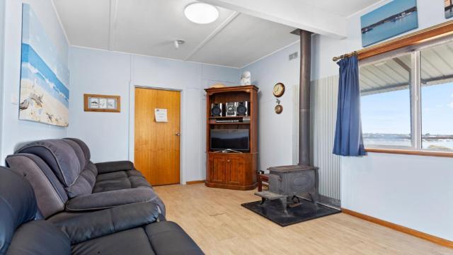 About Windward - Budget Property With Million Views