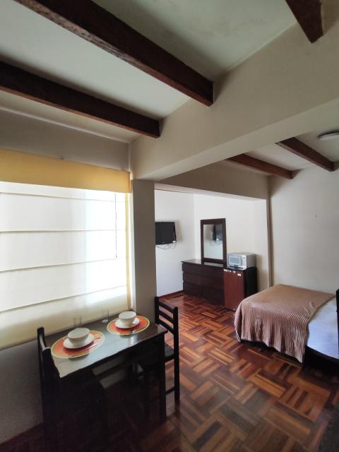 Amplia habitación independiente Larcomar