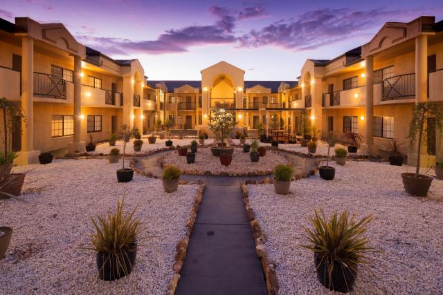 Best Western Plus Canberra Central Apartments Official