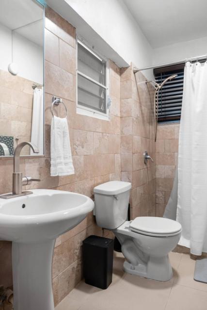 Isla Verde Retreats - 2 Stylish Homes by the Ocean