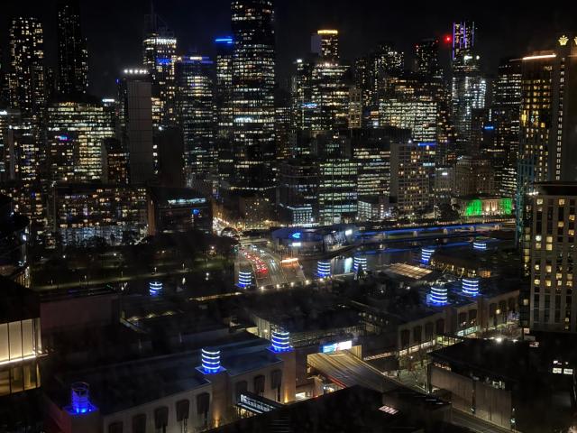 Prime location in Southbank - Shadow Play Apartment
