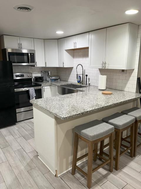 Ripple Avenue Suites Suite B