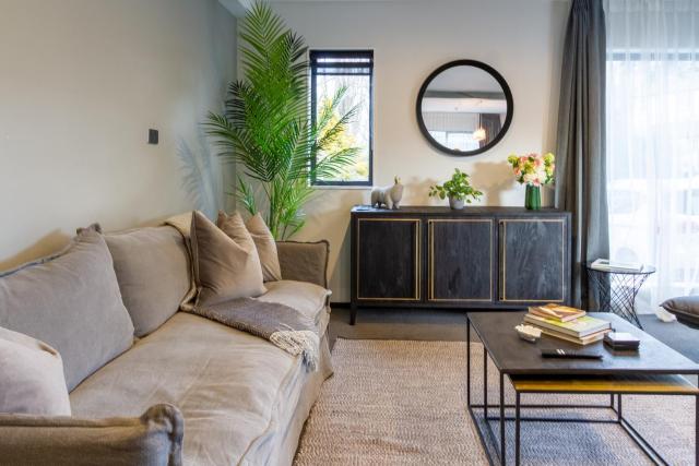 Rare Find! 3-bed CBD, Single Level, 2 car parks