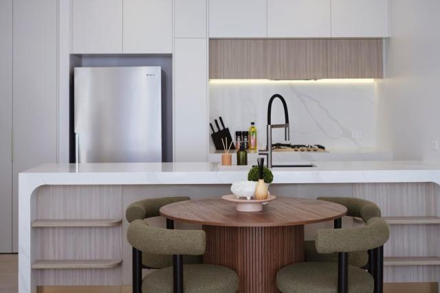 'Oasis' 2 Bedroom Apt in the heart of Burwood