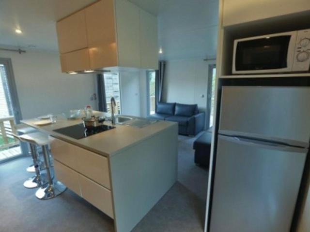 Mobil-home 40m² avec Terrasse, 5 Personnes, Coffre-fort - API-1-52-694