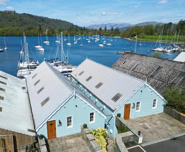 Osprey Boathouse - Luxury Lakeside retreat