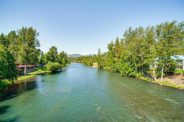 Fish, Raft & Hike: Southwest OR Couple’s Retreat!