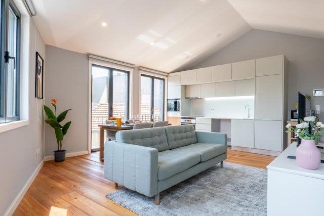 Stylish & Bright Apartment by HostWise