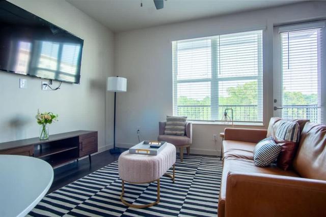 Boulevard Stays Comfortable 1BR Suite w Pool Parking Gym 04