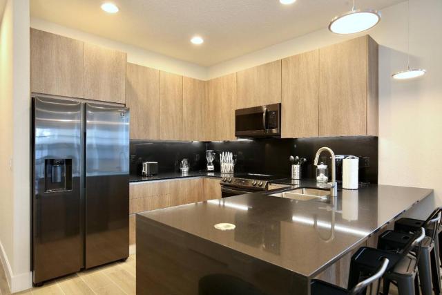 Great 4 bedroom townhouse in lux resort Hidden Forest, with private pool!