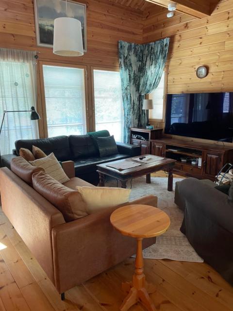 Cabin and outdoor hot tub in Levi