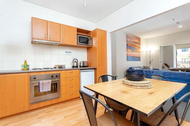 404 Big Beautiful One Bed & Balcony