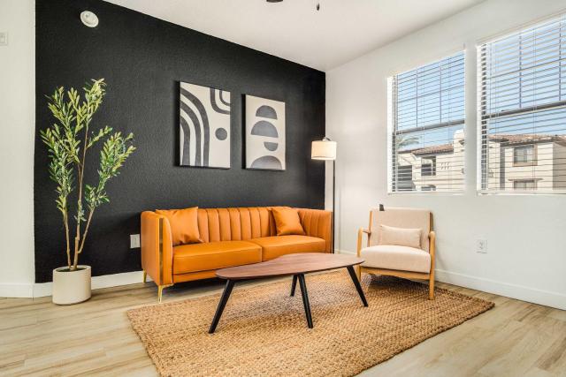 Boulevard Stays Luxe 1BR by Stadium Pool Parking Gym 07