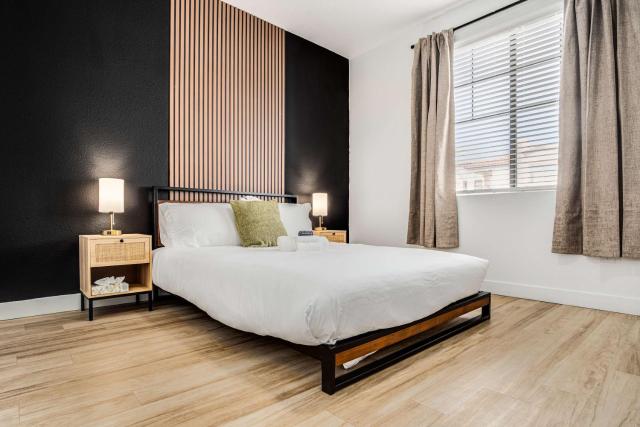 Boulevard Stays Luxe 1BR by Stadium Pool Parking Gym 09