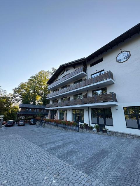Vila Intre Lacuri