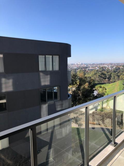 Entire apartment with washer-dryer machine near Footscray