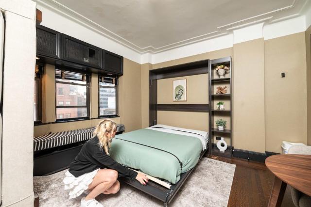 Unbeatable Location The Heart of NYC 1 BDR W GYM