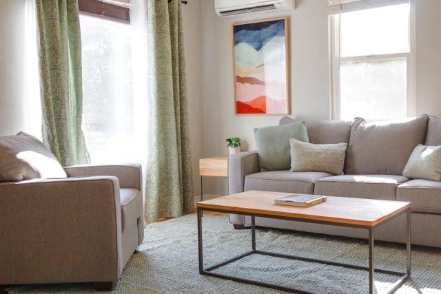 2 bedroom brilliant cottage in Boise North End