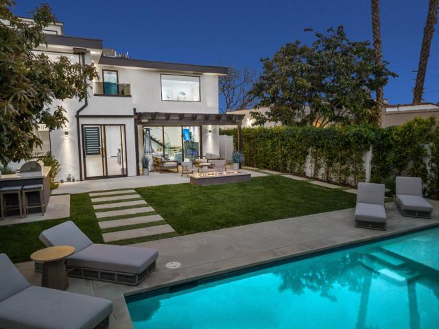 Curson Modern