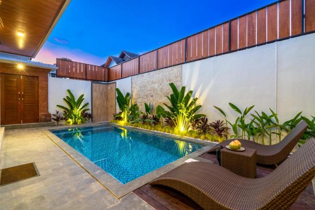 Saum - 10 Min To Beach, Tranquil Retreat with Private Pool