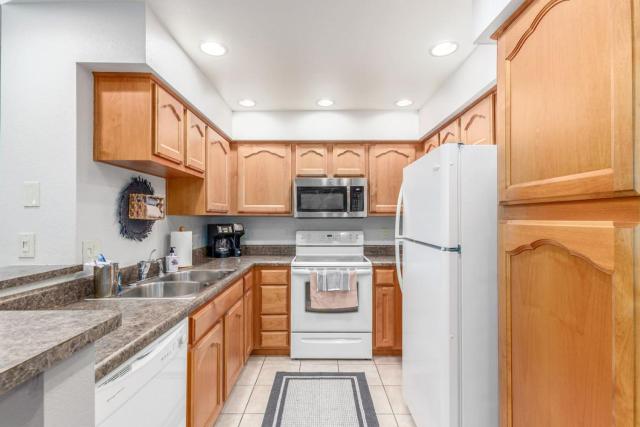 Scottsdale 2 Bedroom 2 Bathroom with Pickleball