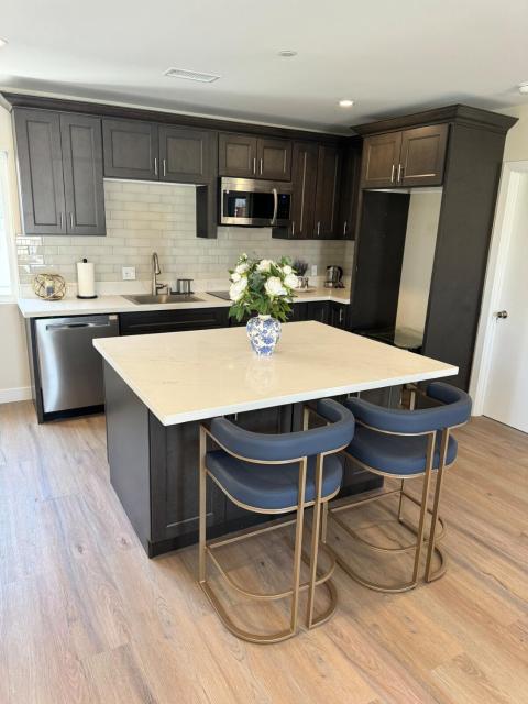 cozy & Elegant Torrance Apartment with balcony