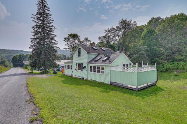 Quaint & Charming Cherry Valley Escape!