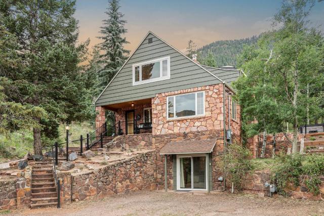 Mountain Retreat Scenic Views, Hot Tub, Fireplace