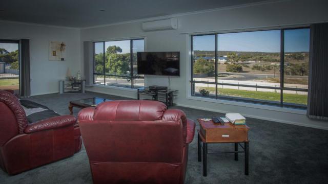 Highview on Victoria Coffin Bay
