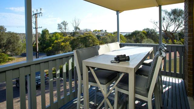 Bay Life - Relax, Unwind andeexperience Coffin Bay Life At Its Best!