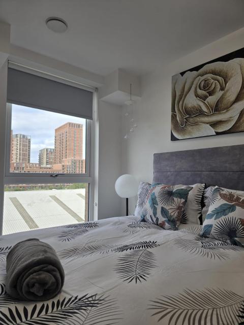 Mega3 Central Manchester Luxury 2-Bedroom,2-Baths with Free Car Park