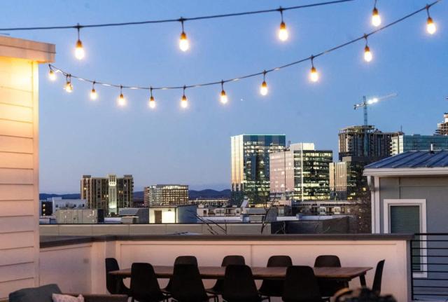 Commodore at the Gulch - Private Rooftop with Views