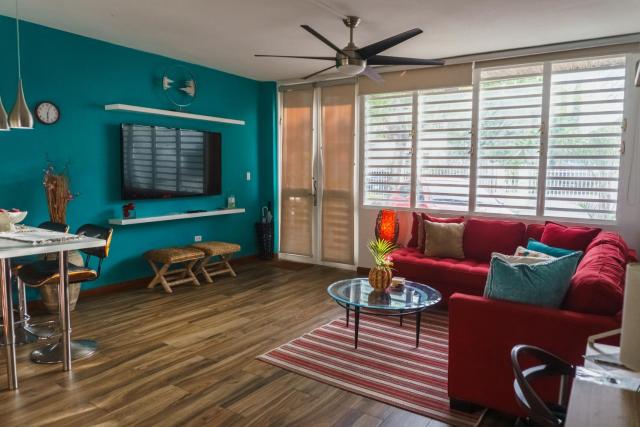 CozyBeach large 1BdrApt 50 steps from Atlantic Ocean private street between Ocean Park & Isla Verde 5 mins from Airport