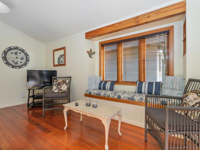 The Carolyn - Whangamata Holiday Home