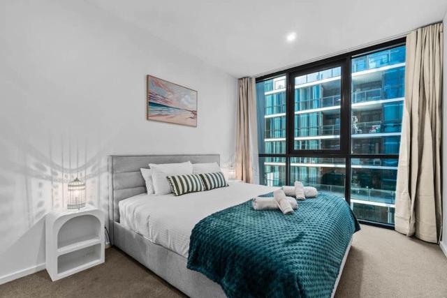Elegant 1BR CBD Apt Walkable - Parking - WiFi