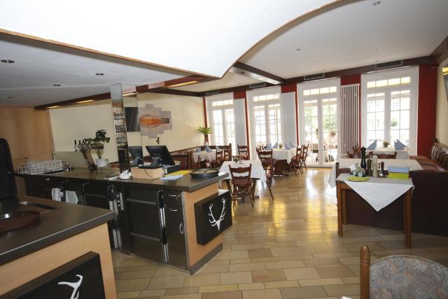 Hotel Restaurant Zum Jägerheim mit Innenpool