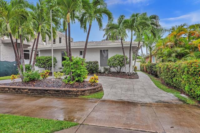 SuperVilla - 3BR/2BA - Pool - Walk to beach