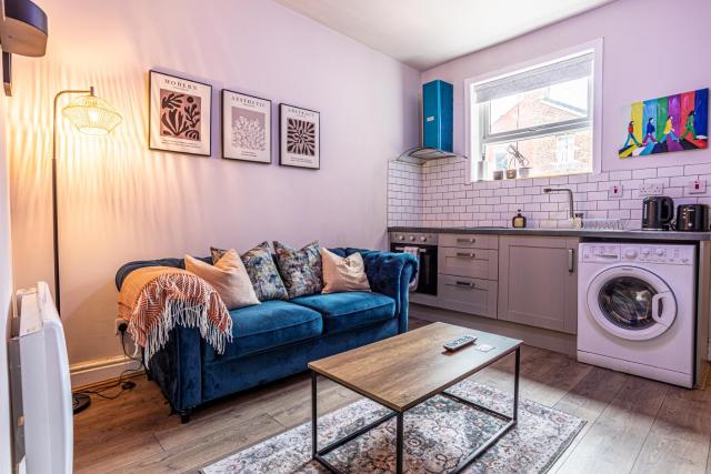 Beautiful Flat - Great Location - Perfect for Long Stays