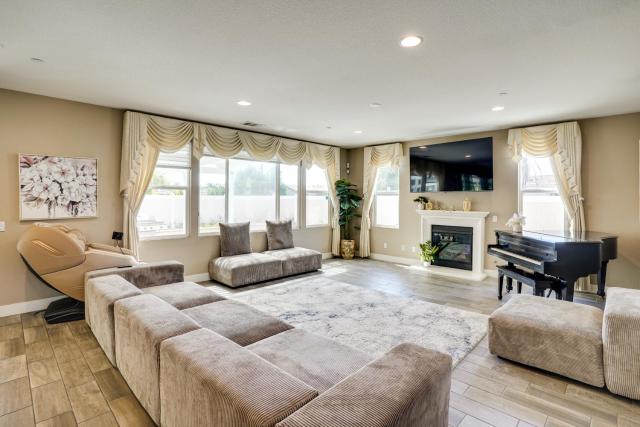 3 Mi to Disneyland: Home w/ Hot Tub + Game Room